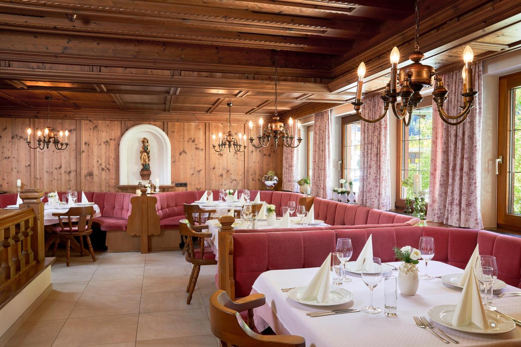 Hotel Alpenhof Kristall مايرهوفن المظهر الخارجي الصورة