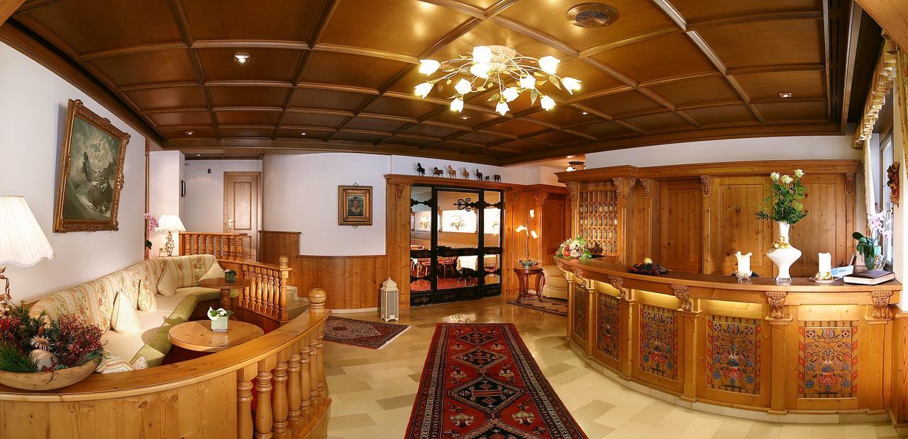Hotel Alpenhof Kristall مايرهوفن المظهر الخارجي الصورة