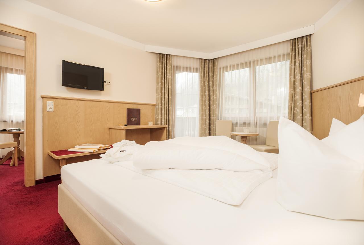 Hotel Alpenhof Kristall مايرهوفن المظهر الخارجي الصورة
