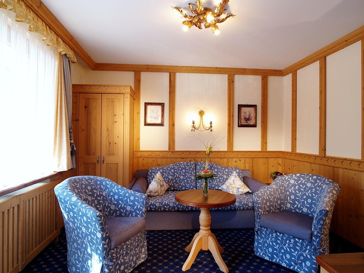 Hotel Alpenhof Kristall مايرهوفن المظهر الخارجي الصورة
