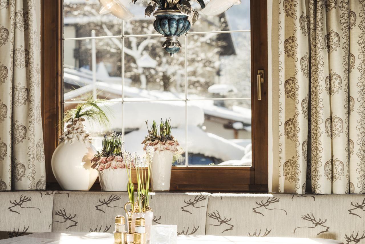 Hotel Alpenhof Kristall مايرهوفن المظهر الخارجي الصورة